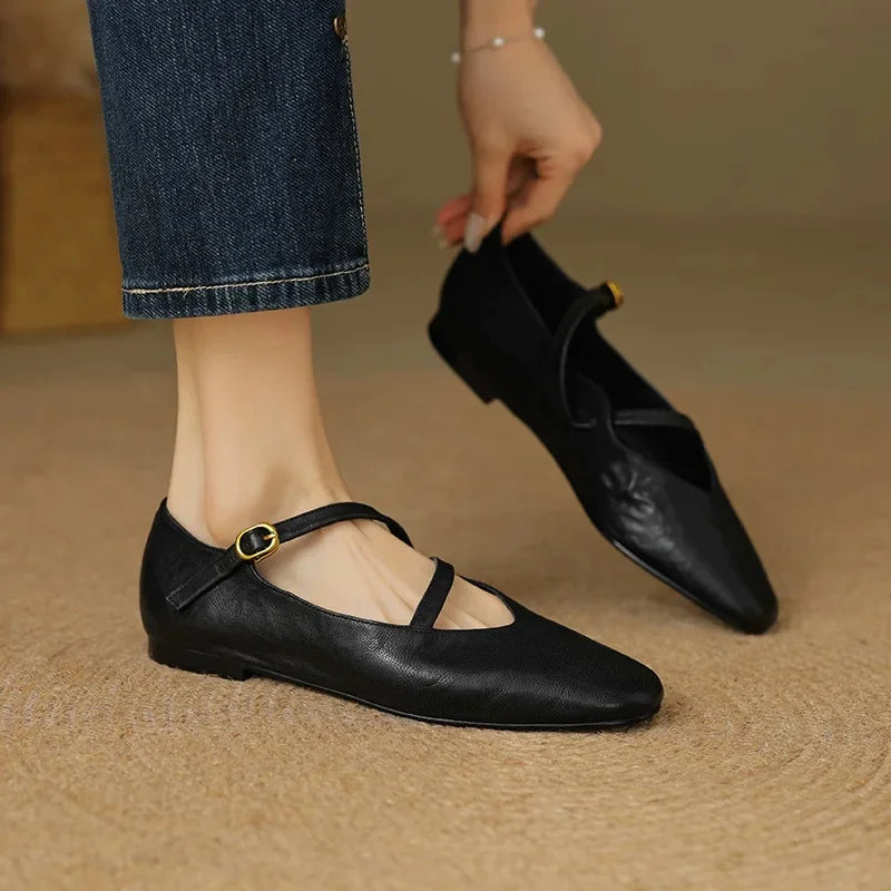 Damskie buty z regulowanym paskiem i wsparciem ortopedycznym - Czarny