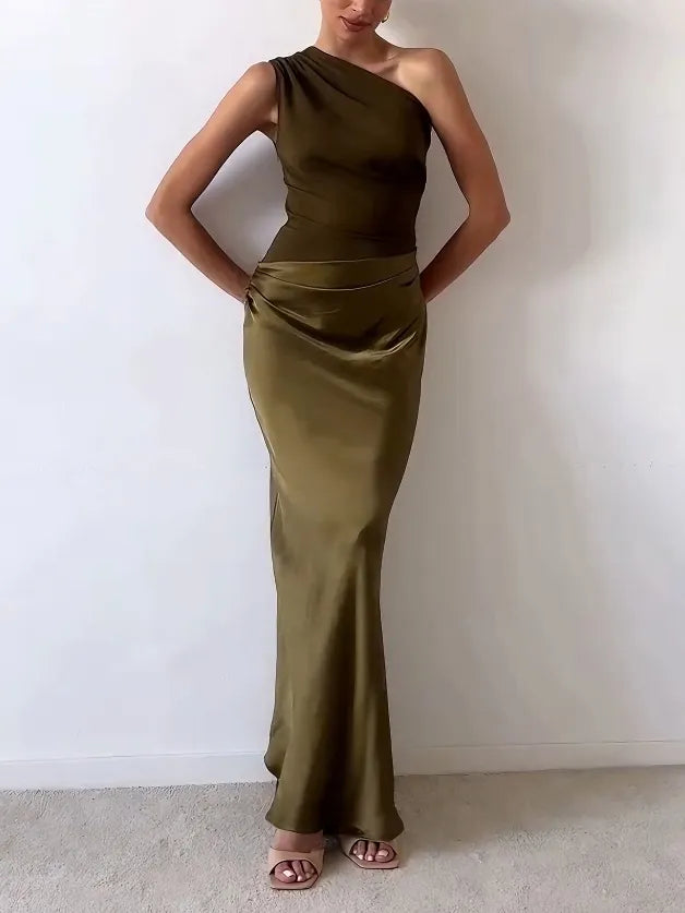 Elegancka plisowana sukienka maxi na jedno ramię